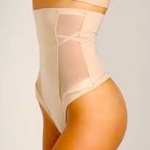 SPANX Oh my Posh high waisted girl short